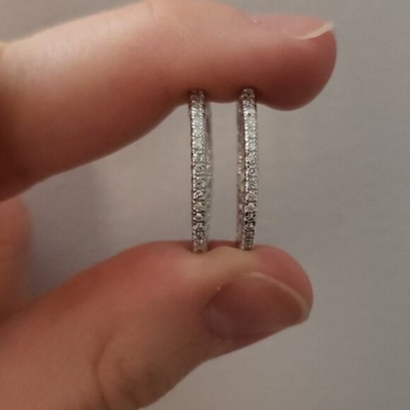 14K Gold 0.63 Ct Genuine Diamond Huggie Hoop Earrings - Picture 1 of 2